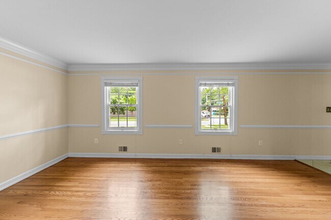 Building Photo - 4 Bed 3.5 Bath - Bethesda Colonial - Move ...