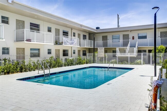 Foto del edificio - 1720 Cleveland St