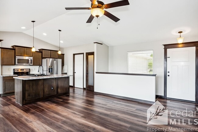 Building Photo - 5 Bedroom in Derby