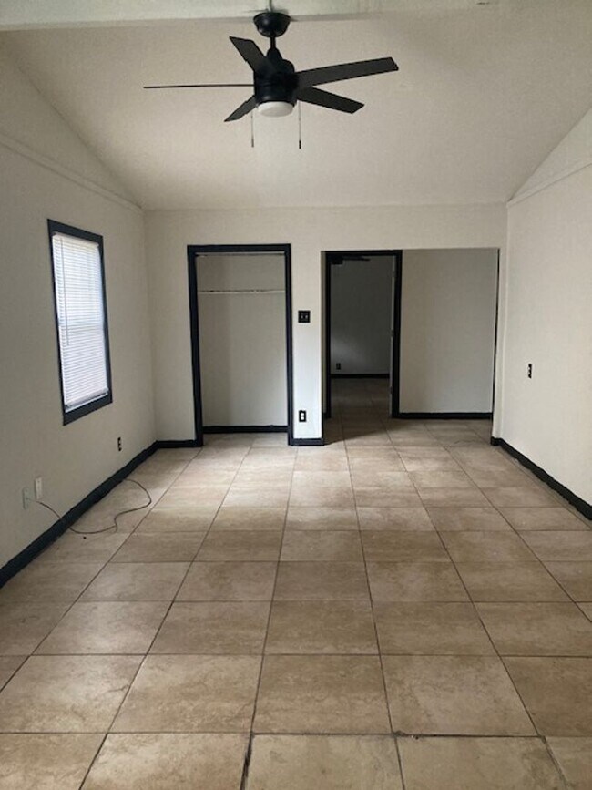 Building Photo - Large 4 Bedroom Available Soon