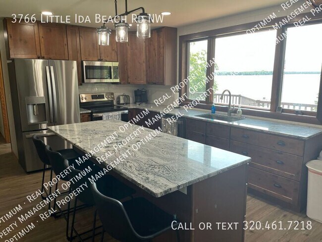Foto del edificio - 3766 Little Ida Beach Rd NW