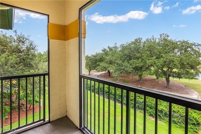 Building Photo - 11490 Villa Grand