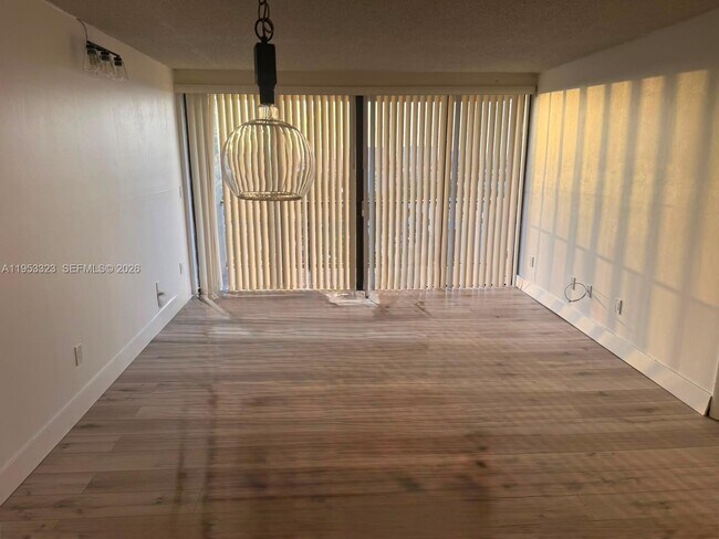Foto del edificio - 1470 NE 123rd St