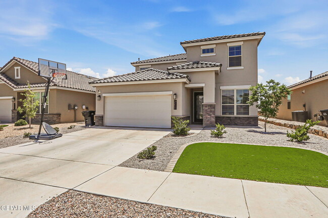 Building Photo - 13852 Paseo De La Luna Ave