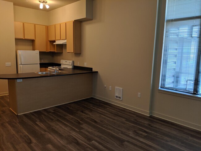 Building Photo - 1225 Railroad Ave