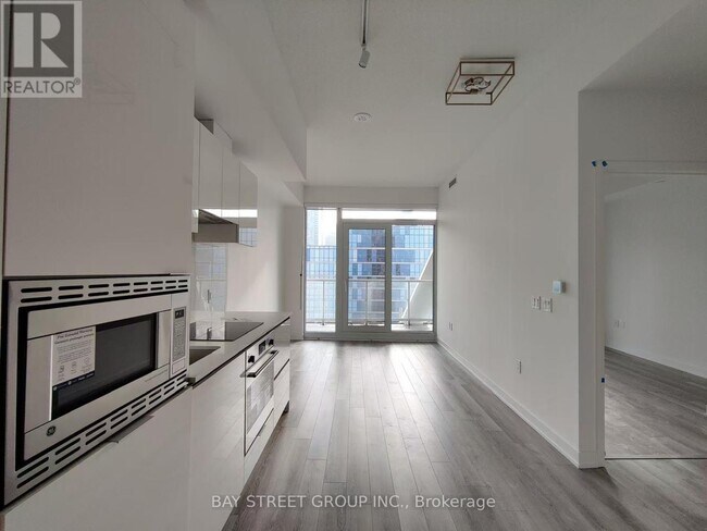 Photo du bâtiment - 230 Simcoe St