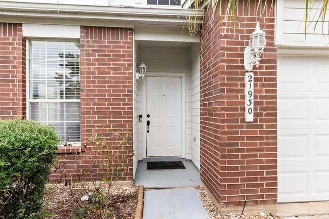 Building Photo - 21930 Holly Branch Dr