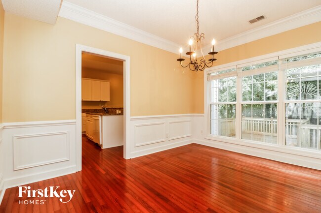 Foto del edificio - 1033 Bidwell Cir