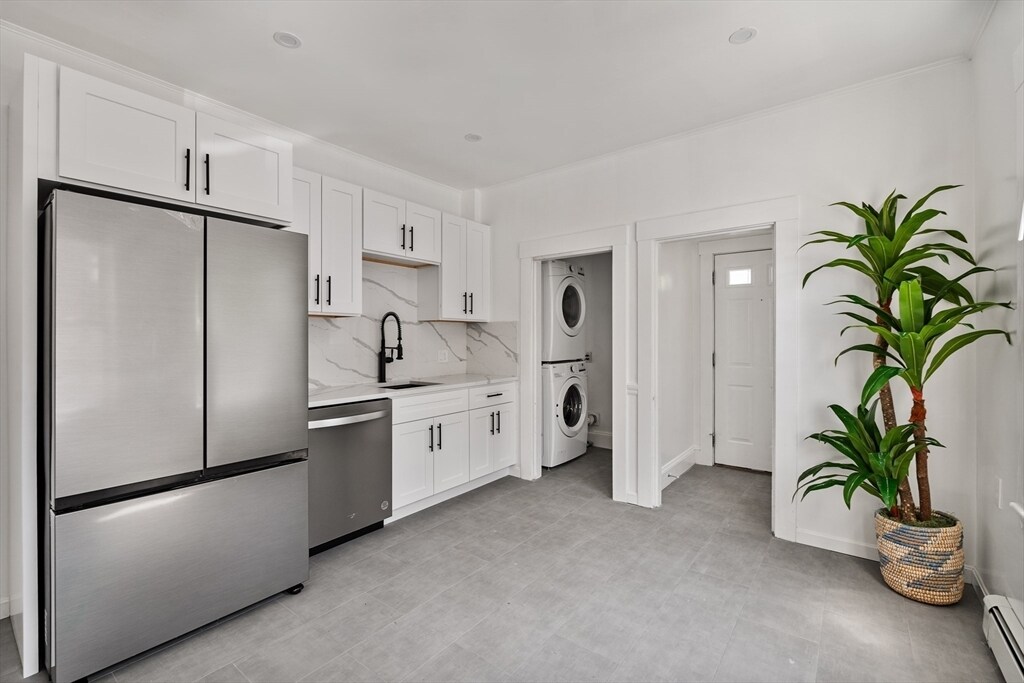 Foto principal - 279 E Squantum St