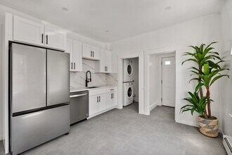 Building Photo - 279 E Squantum St