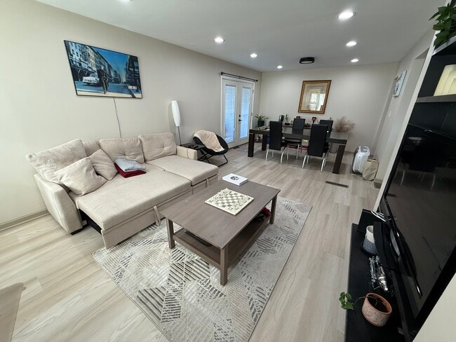 Foto del edificio - 536 S 74th St