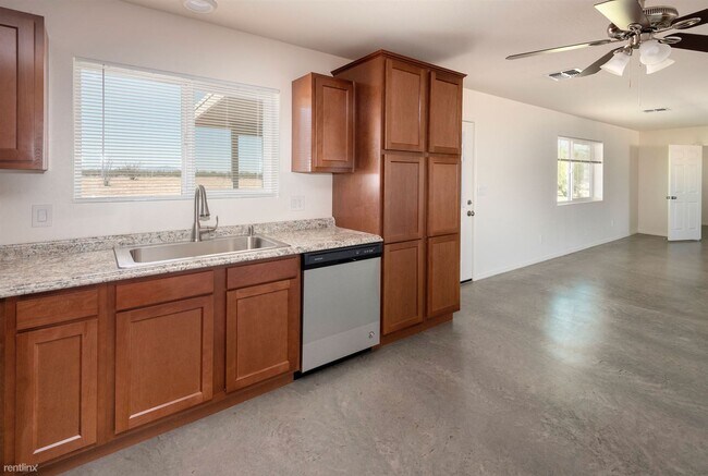 Foto del edificio - 3 br, 2 bath House - 20700 E Leavitt Ln