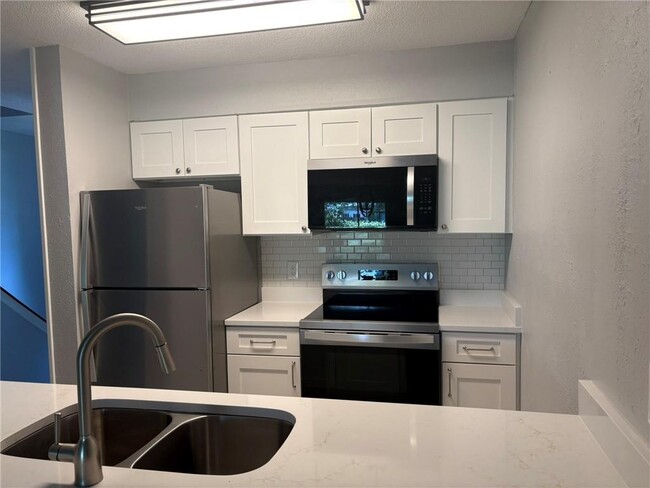 Building Photo - 616 Brockinton Point
