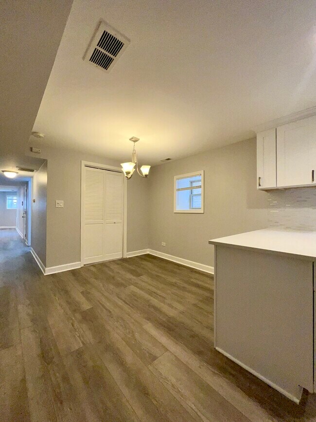 Building Photo - 6228 N Talman Ave