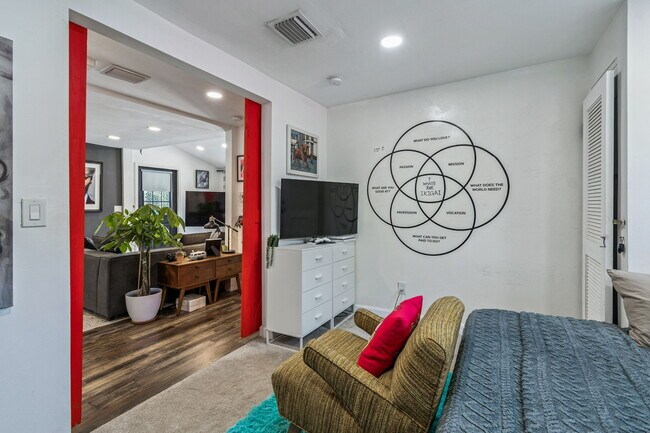 Foto del edificio - 1034 Queen St N