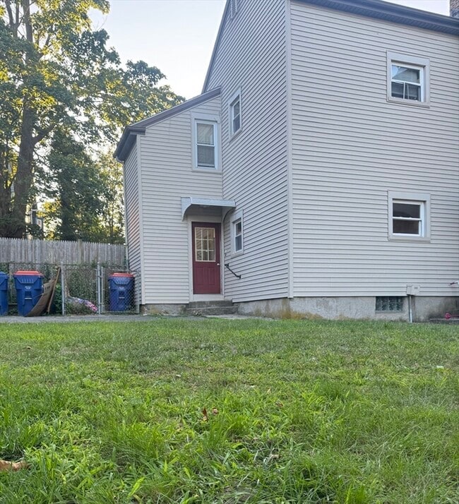 Building Photo - 148 Maxfield St