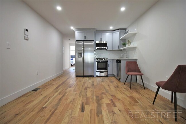 Plano de planta - 1236 Halsey St