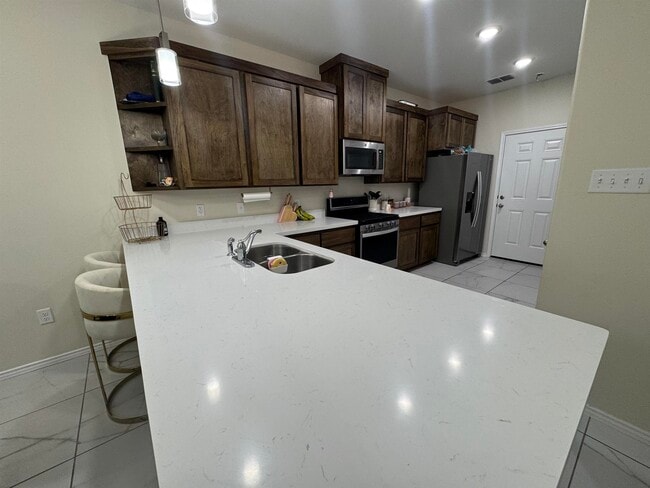 Building Photo - 5821 Colegio Ln