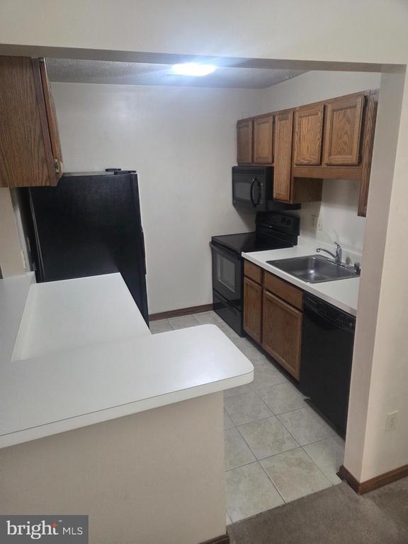 Building Photo - 23239 Rosewood Ct