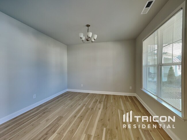 Building Photo - 165 Lynnridge Dr