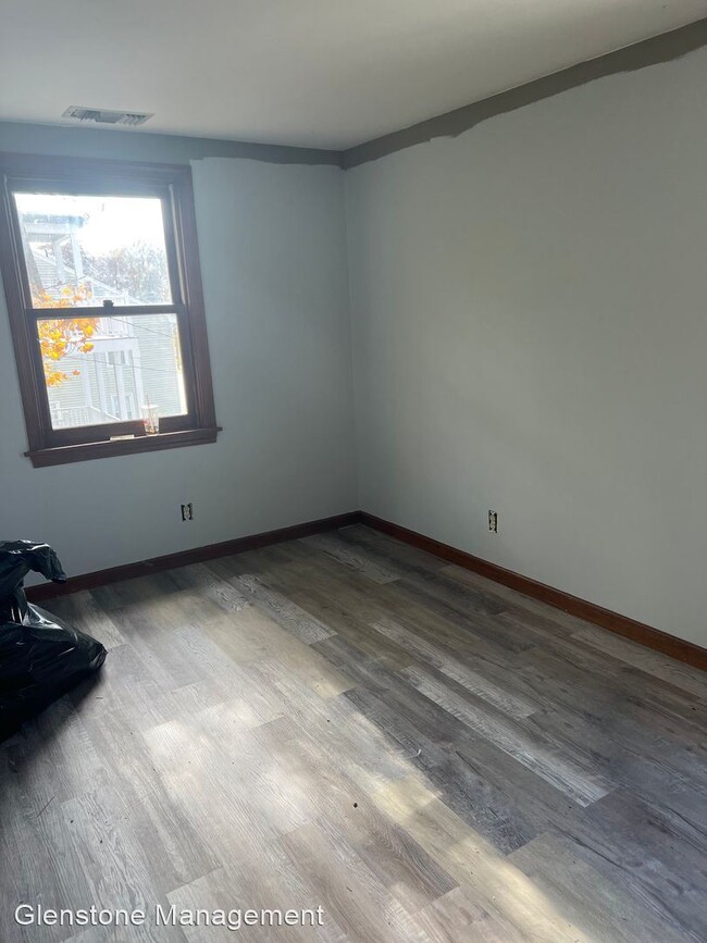 Building Photo - 3 br, 1 bath House - 149 Woodland Street