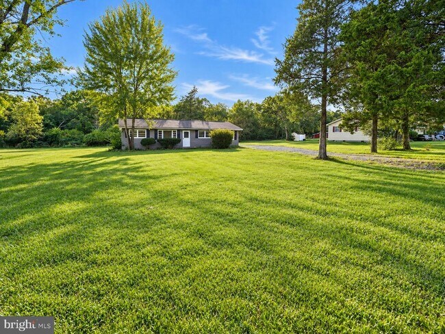Foto del edificio - 8614 Linton Hall Rd