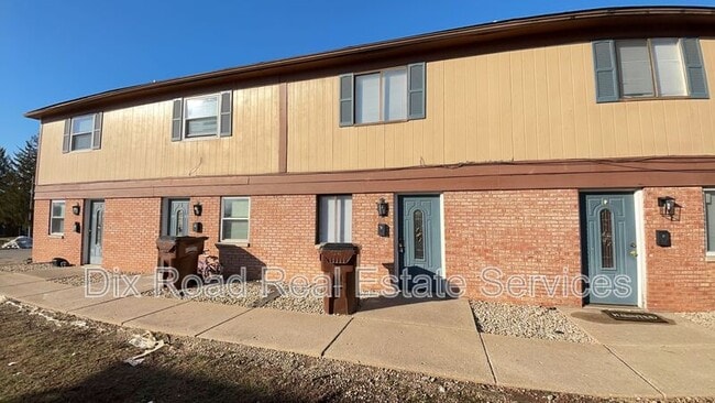 Building Photo - 1415 Villa Ct