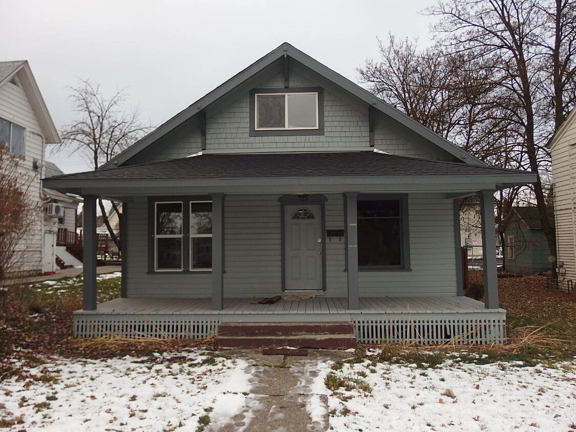 Foto principal - Charming home close to UI campus/downtown