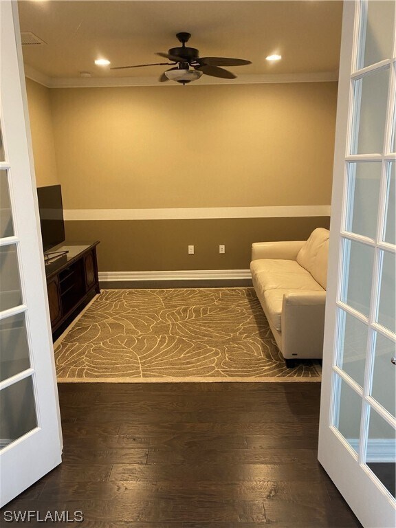 Building Photo - 6144 Victory Dr