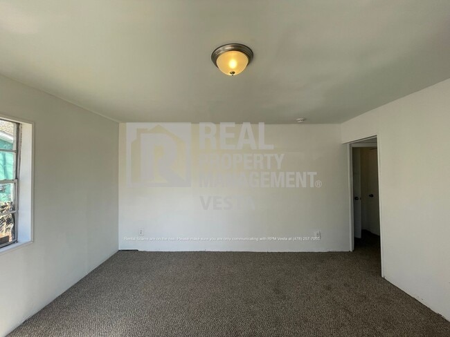 Building Photo - 3936 Spencer Cir