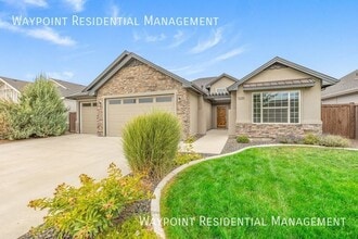 Building Photo - 1220 W Legarreta Dr