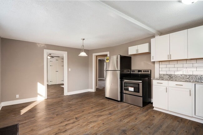 Foto del edificio - 2 Bedroom Home For Rent Near The Old Train Station!