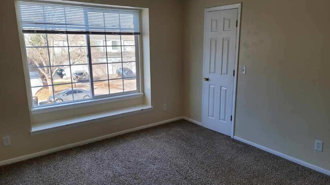 Building Photo - 861 S Uravan Ct