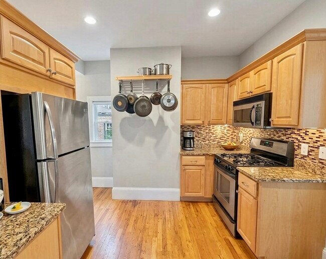 Building Photo - 271 K St
