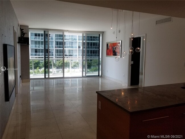 Building Photo - 475 Brickell Ave