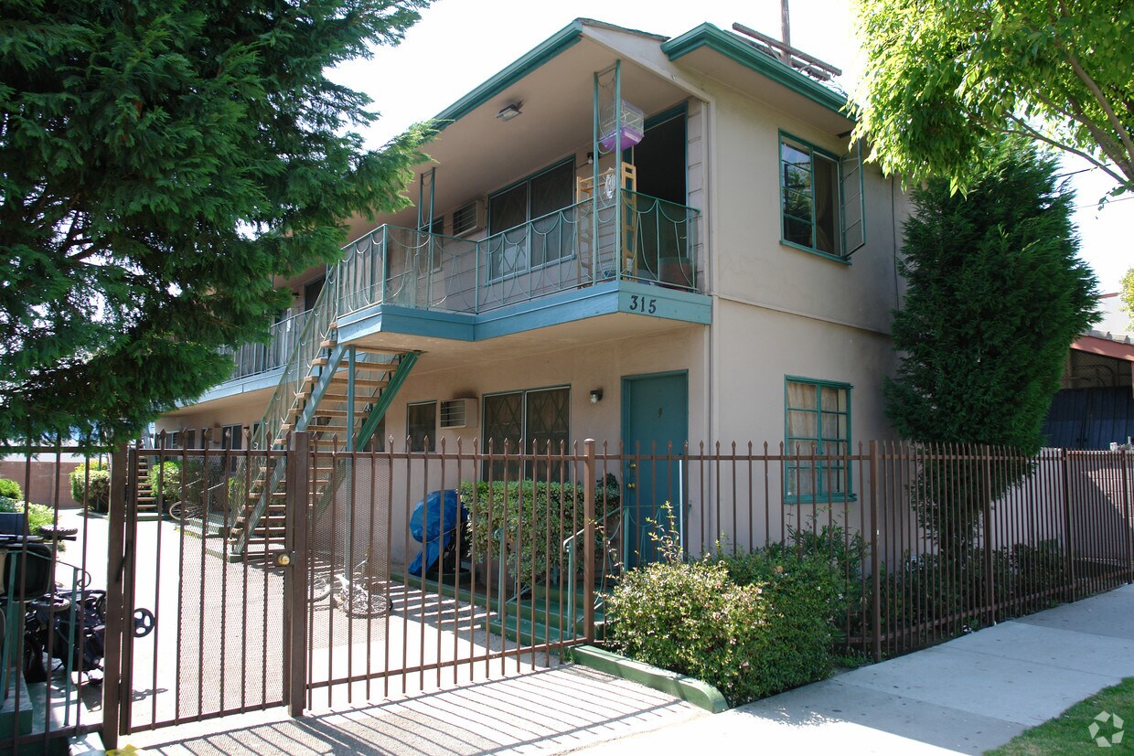 Primary Photo - 315 S Pacific Ave