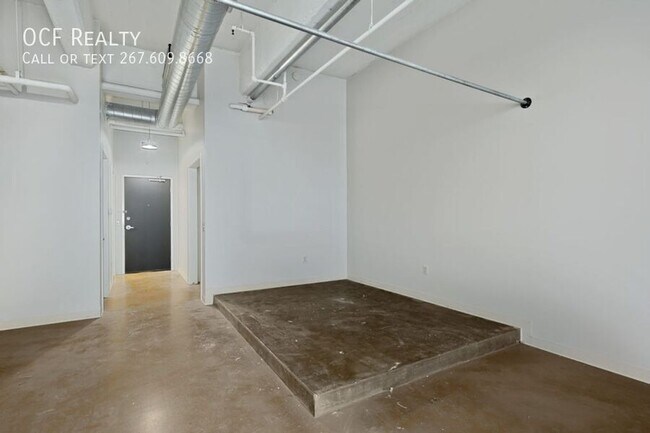 Building Photo - 412 S 13th St
