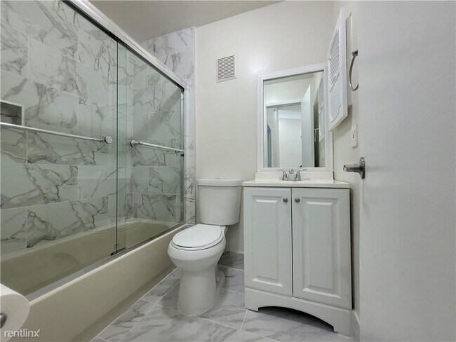 Foto del edificio - 3 br, 2 bath House - 19250 NW 67th Pl