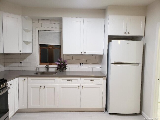 Foto del edificio - 137 Pilgrim Pl