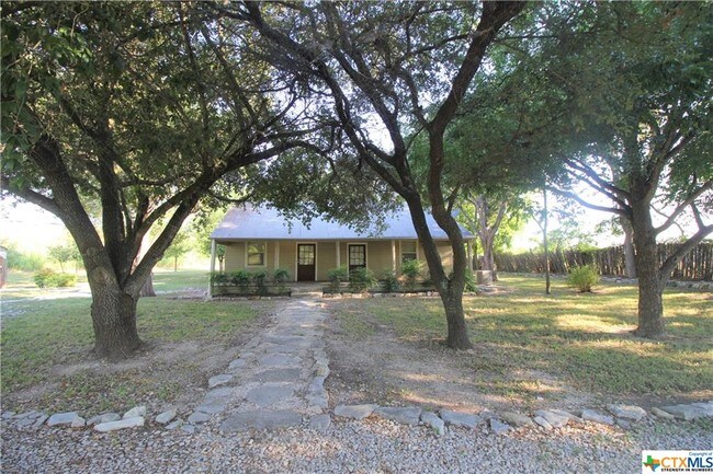 Building Photo - 3100 W San Antonio St