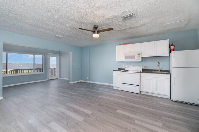 Building Photo - 5275 US-1
