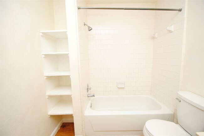 Foto del edificio - 6443 Marinwood Dr