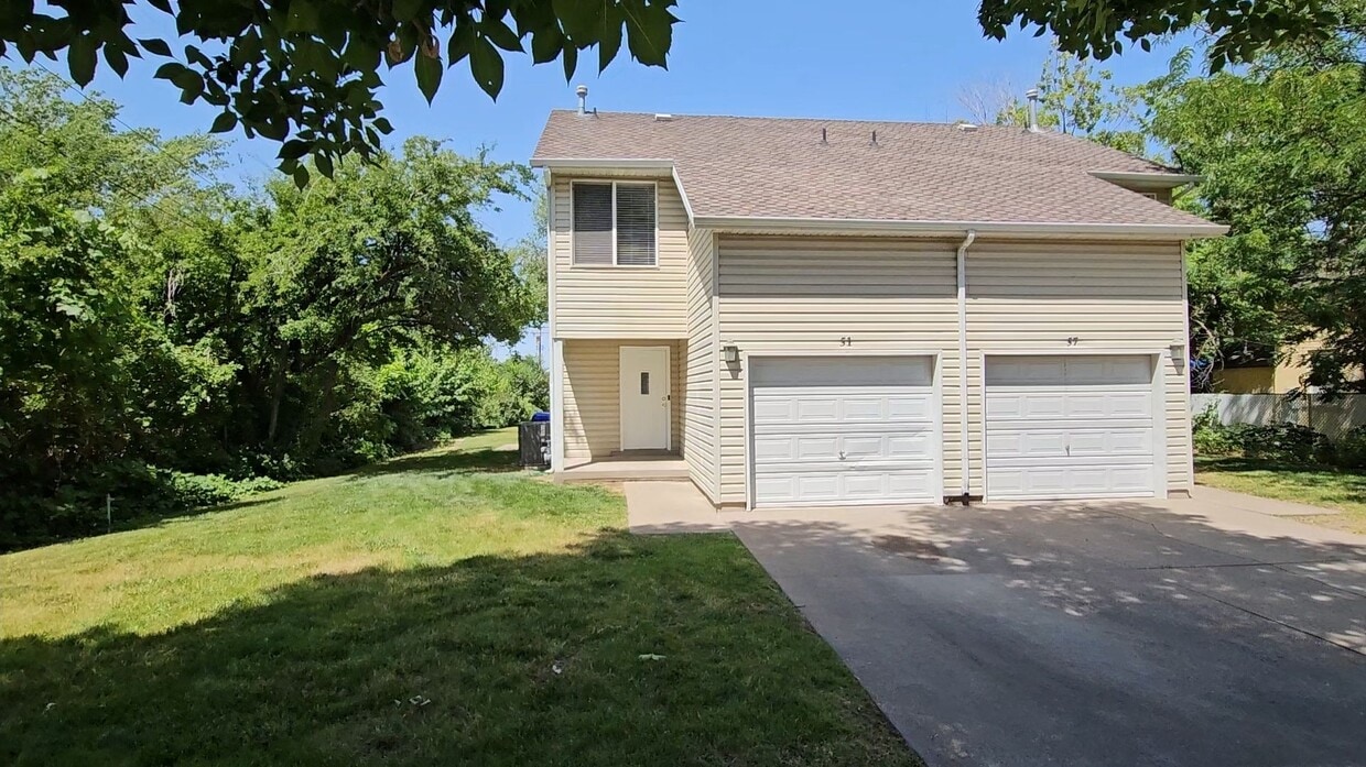 Primary Photo - Spacious 3 Bd 2.5 Bath Townhouse in Bountiful