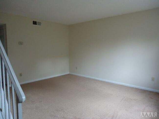 Building Photo - 608 W Church St