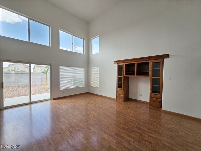 Building Photo - 728 Ribbon Grass Ave