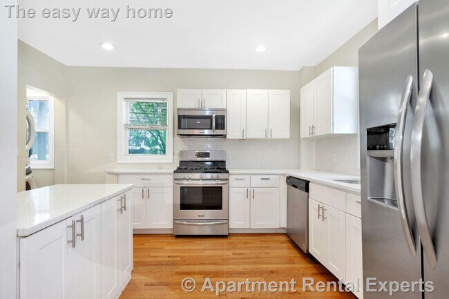 Foto del edificio - 9-11 Winter Hill Rd Unit #1