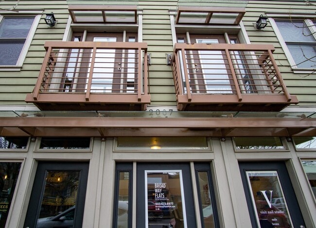 Corner 2 Bedroom with DW, W/D, Fireplace +... - Corner 2 Bedroom with DW, W/D, Fireplace +... Apartment