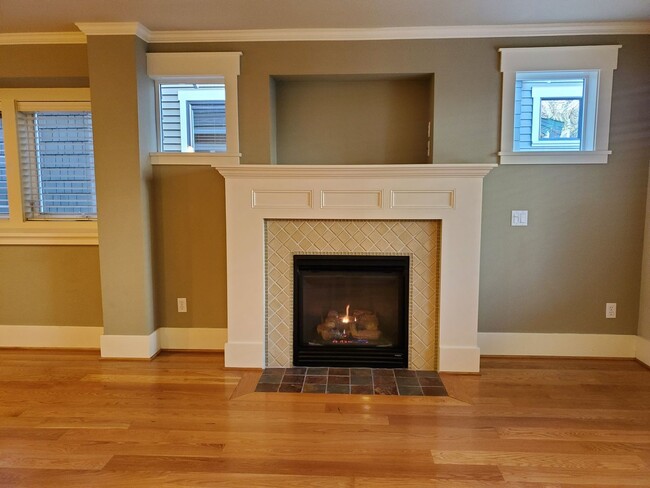 Building Photo - Lovely Atlantic-Judkins Park Townhome!