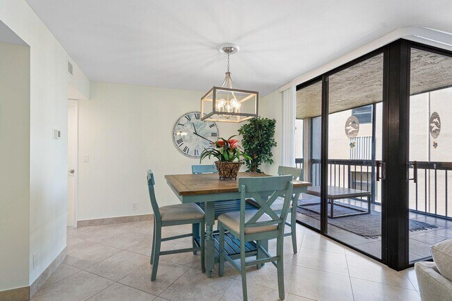 Building Photo - 750 Egret Cir