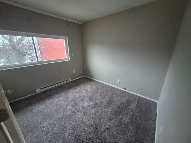 Building Photo - 945 John St